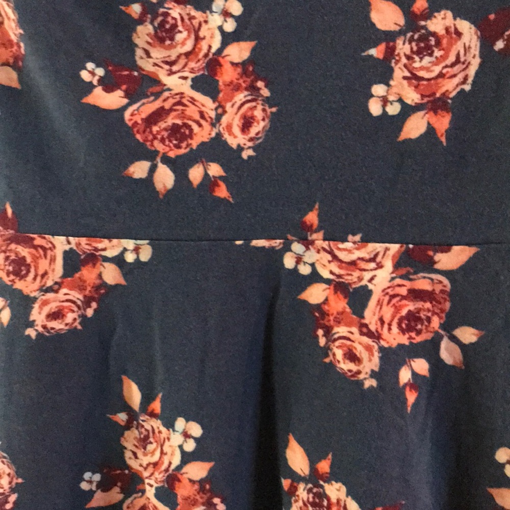 PERFECT LITTLE DRESS - Picture 4 of 4